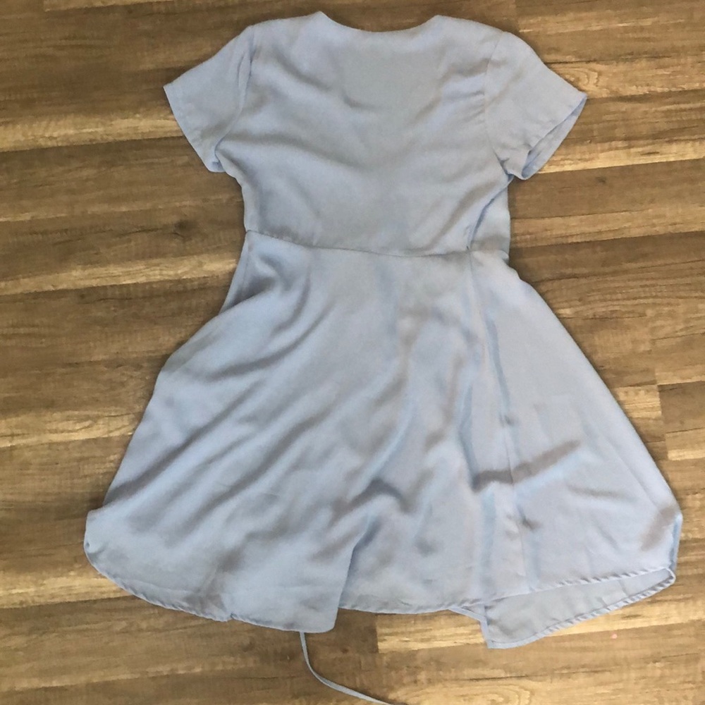 Lush, light purple wrap dress - Picture 5 of 6